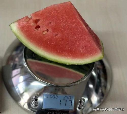 榨汁吃瓜,榨汁吃瓜，尽享清凉时光