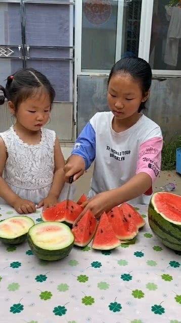 老太姐妹吃瓜,揭秘娱乐圈幕后风云