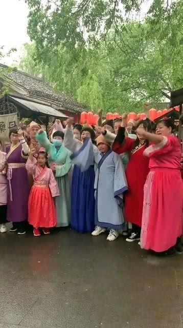 话剧的吃瓜群众,吃瓜群众的欢乐盛宴